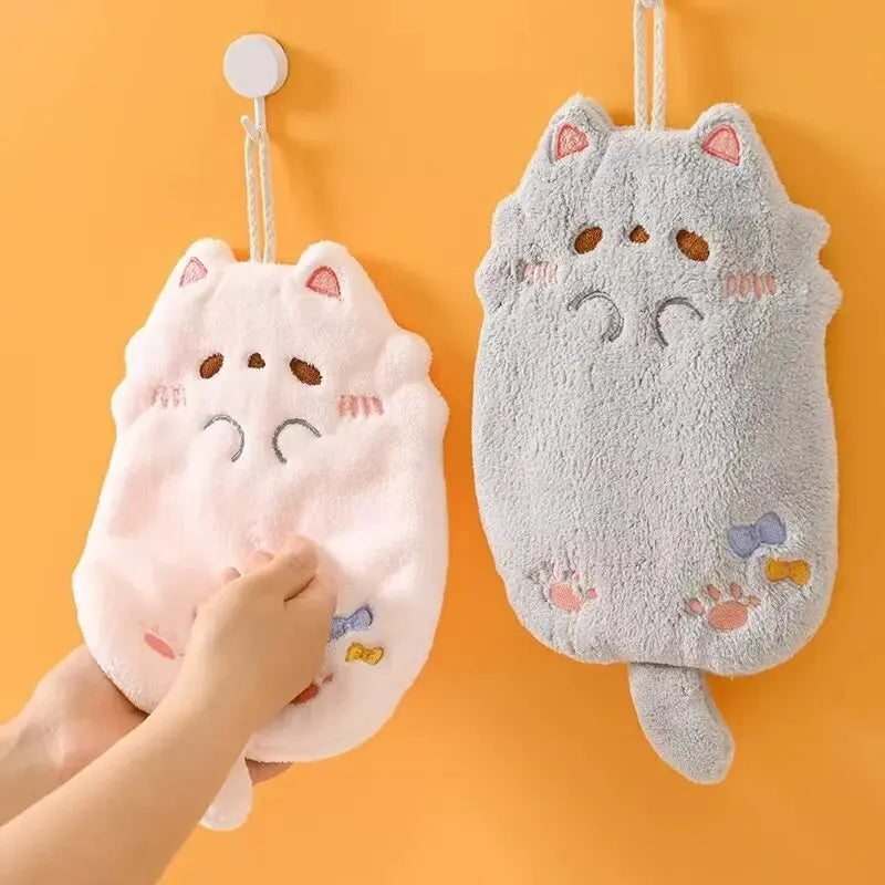 serviettes kawaii chat pelucheuses beige rose gris brodées pattes yeux nœuds papillonSuspensibles crochet adhésifs