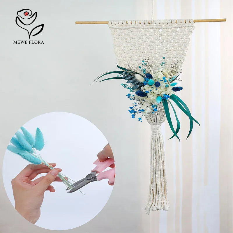 bouquet fleurs séchées bleu blanc vert plumes eucalyptus décoration maison anniversaire mariage