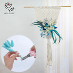 bouquet fleurs séchées bleu blanc vert plumes eucalyptus décoration maison anniversaire mariage