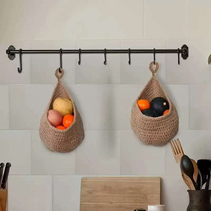 panier suspendu tressé marron clair rustique fruits légumes cuisine jardin