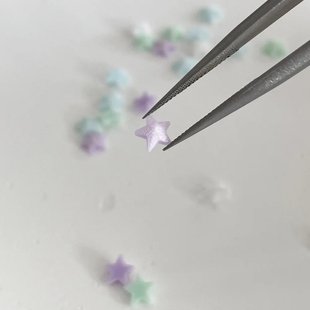 décoration étoiles brillantes résine acrylique mix violet vert bleu blanc 50pcs 5*5mm kawaii