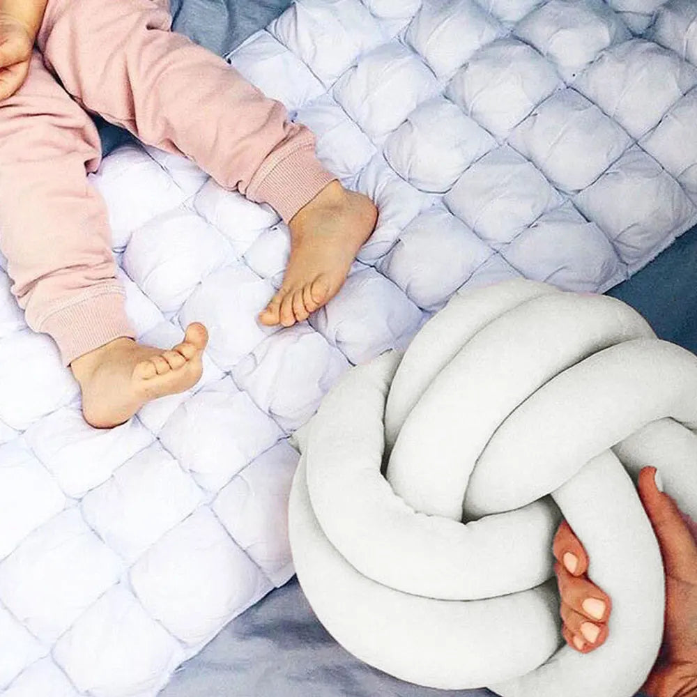 coussin rond gris blanc nœud plat velours doux moderne salon lit enfants