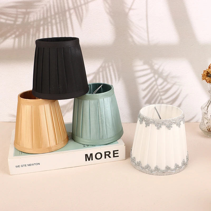abat jour classique rayures plissées beige vert noir blanc eyelets chambre chevet lampe murale