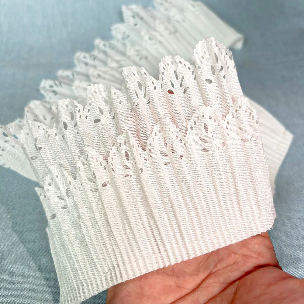 ruban dentelle blanc motifs floraux vintage 9cm largeur textile classique mariage décoration