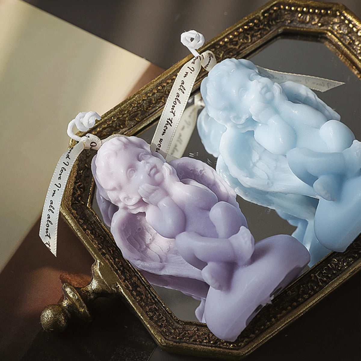 bougies parfumées ange violet bleu rose aromathérapie décoration romantique maison anniversaire événement