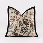 housse coussin carrée motif floral beige marron noir pompons moderne décoration maison