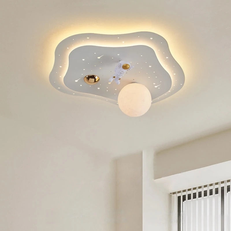 plafonnier moderne étoiles forme ondulée astronaute planète lumière blanche dorée bleue beige