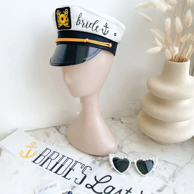 chapeau marin chapeau mariage sash nuptial ancre dorée écriture cursive blanc or festif