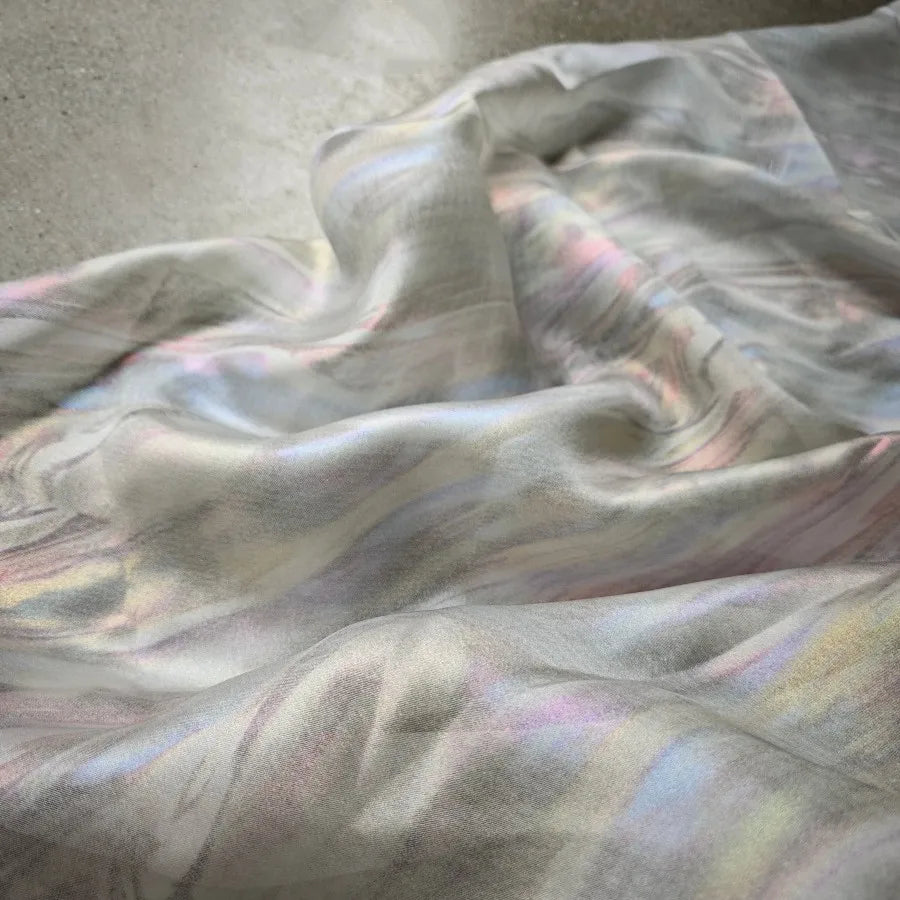 tissu polyester teint marbré effet miroir moderne rose pâle gris clair violet blanc