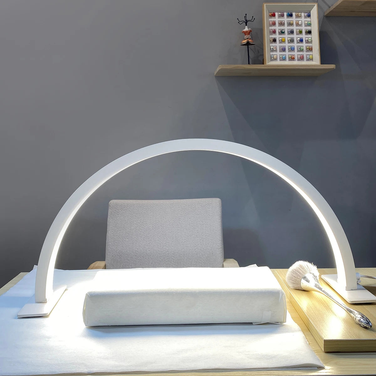 lampe table moderne blanc rose gris brillante étude chambre coucher soins beauté