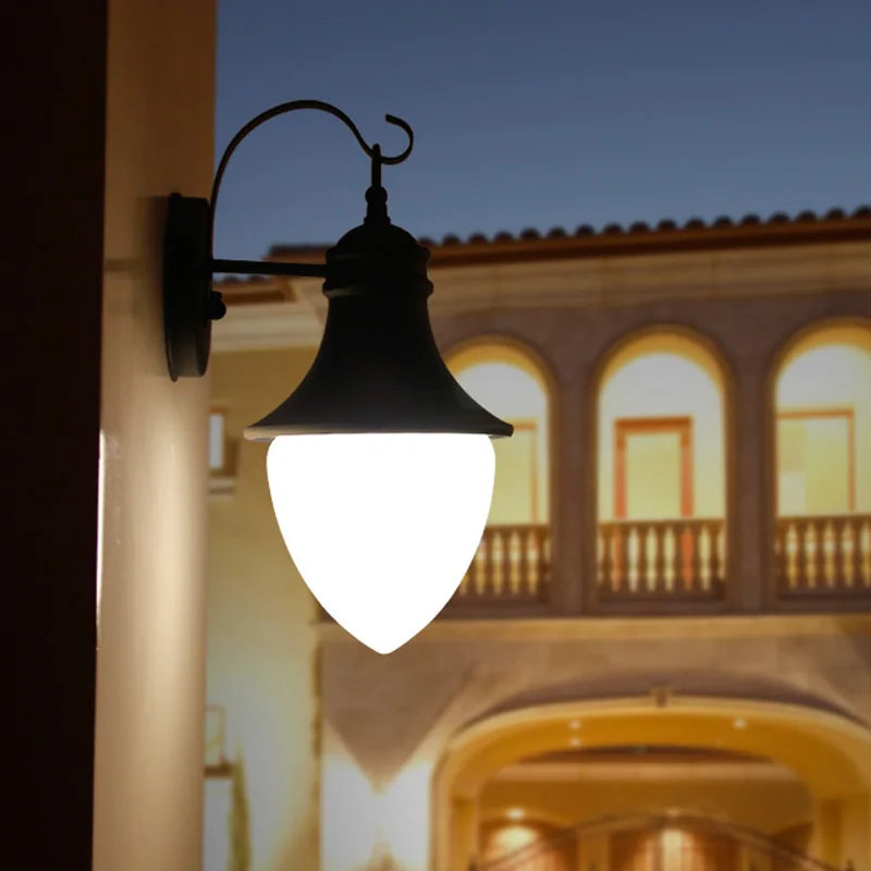 lampe murale noire classique fixée éclairage led opaque maison cour