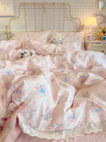ensemble literie floral vintage housse couette taies d'oreiller fleurs roses vertes bordure dentelle blanc