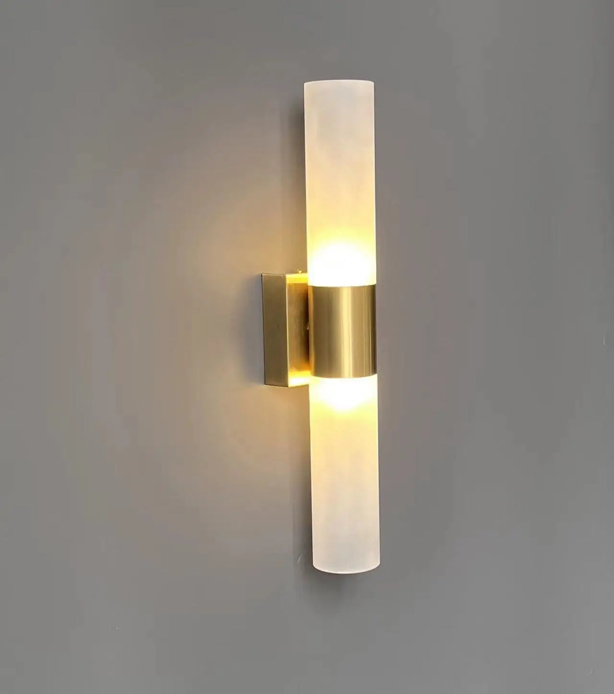 lampe murale moderne fixée mur blanc noir doré minimaliste éclairage intérieur chambre cuisine salon