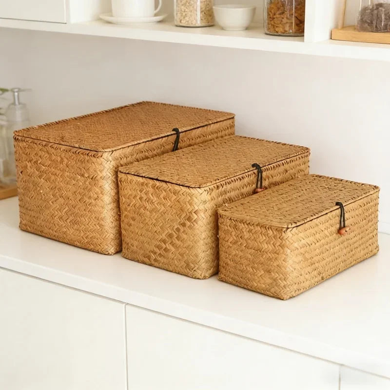 boîtes rangement naturel rustiques tissage paille poignées métalliques stockage maison