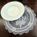 nappe dentelle fleur motif floral table translucent classique vintage pâques décoration européenne pastorale