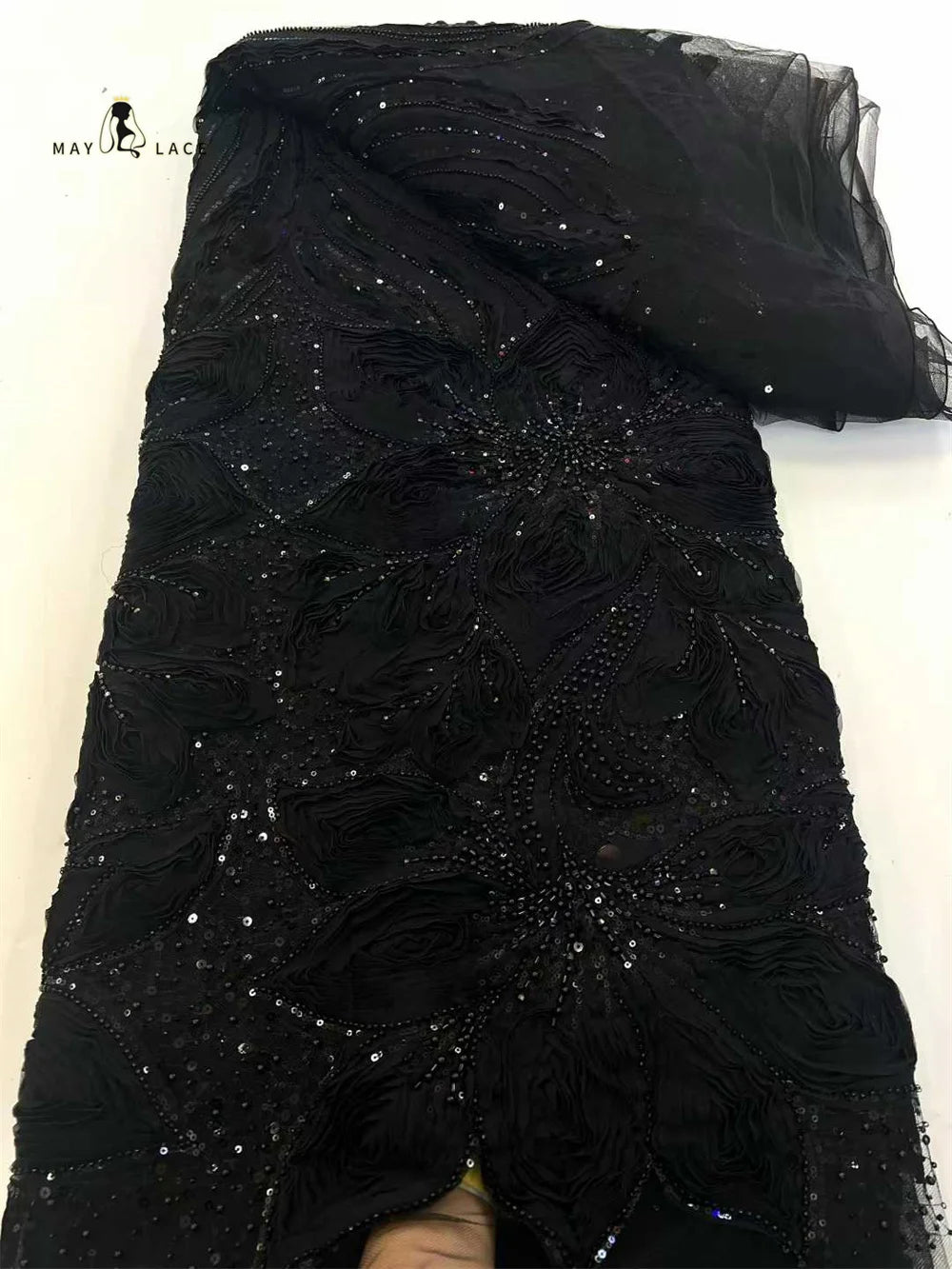 dentelle africaine brodée fleurs sequins bleu blanc vert orange translucide mariage
