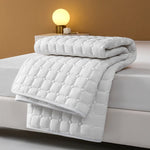 protège lit imperméable anti acariens blanc motifs géométriques moelleux moderne anti bactéries