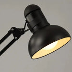 chandelier moderne suspension bras articulés noir blanc bois clair lumière