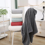 serviettes bain microfibre séchage rapide motif zigzag couleurs gris blanc rouge moderne absorption élevée