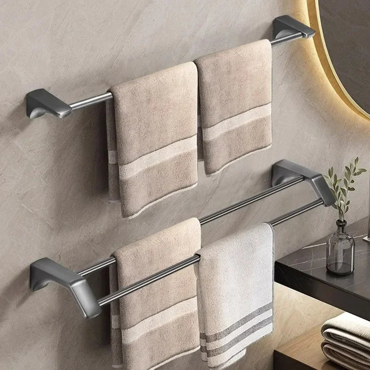 porte serviettes mural acier inoxydable gris métallique texture lisse moderne salle bain vis fixations