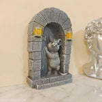 décoration extérieure artisanale porte souris sculptée lanternes dorées gris beige bleuclair