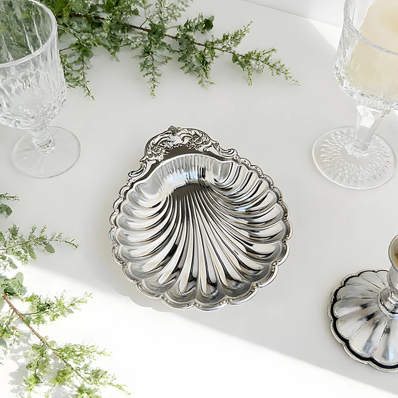 plateau forme coquillage argenté rayures verticales classique baroque deco dessert bijoux durable acier inoxydable
