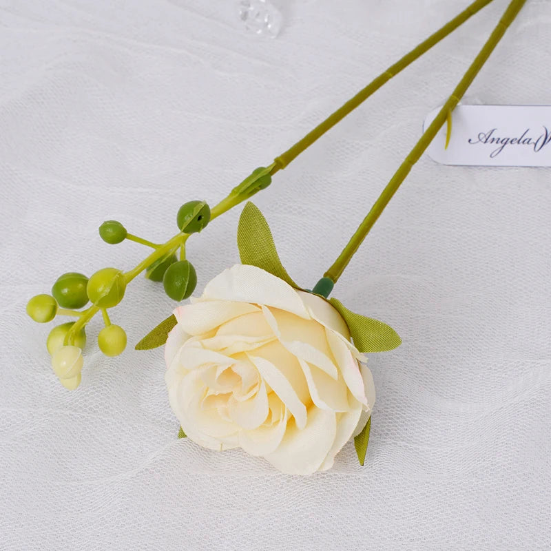 Bouquet fleurs artificielles roses blanches rouges violettes orange classique decoration table mariage événement