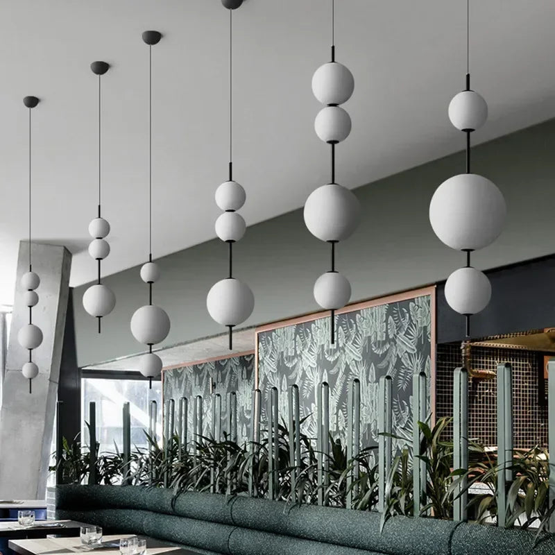 suspension moderne sphères blanches salon restaurant chambre led 6000k 4500k 3000k