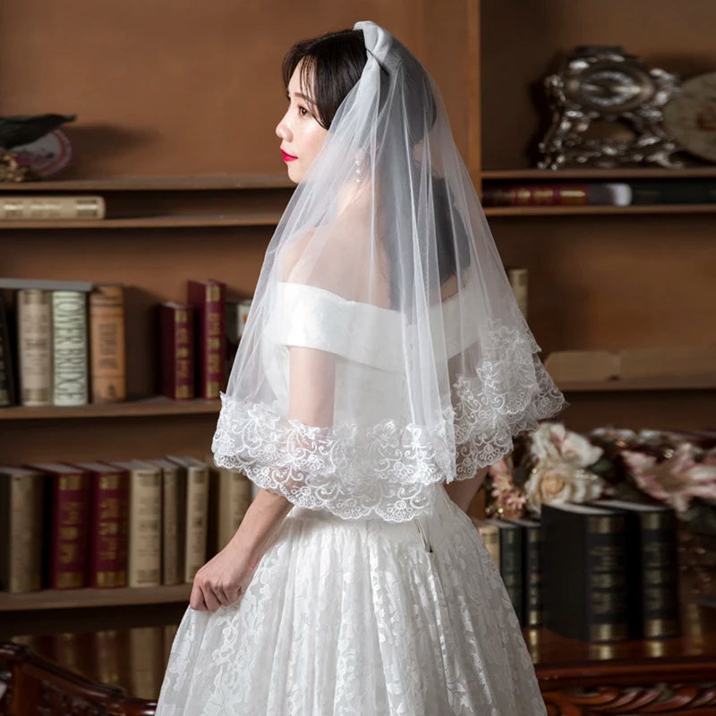 voile mariée polyester blanc rouge noir dentelle translucide classique élégant fard joues femme adulte