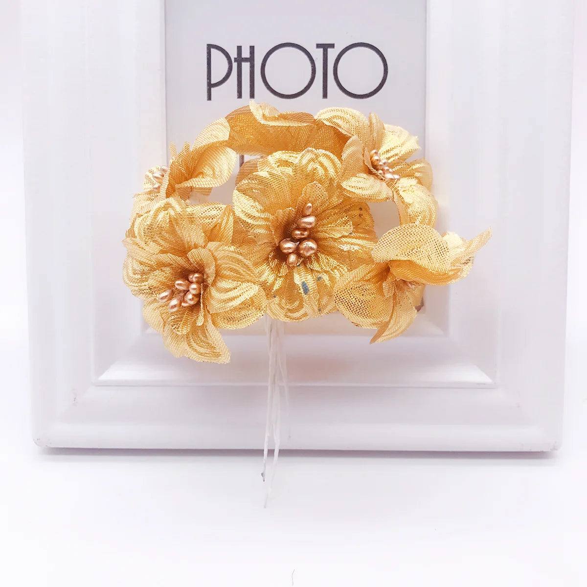 couronne fleurs artificielles mariage romantique décoration intérieure dorées tissu dentelle beige gris argenté
