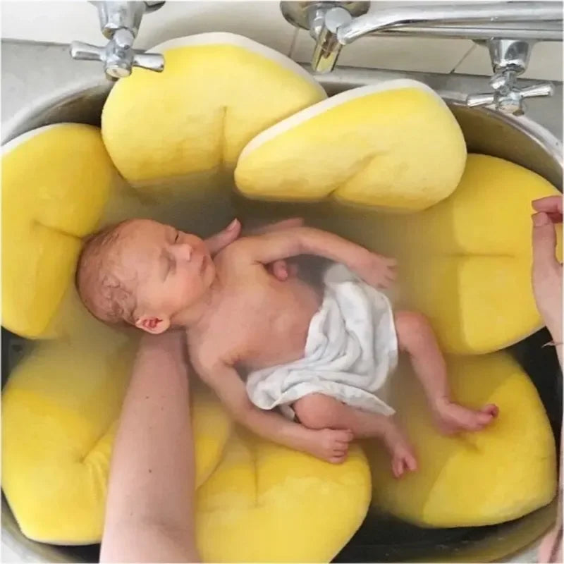 coussin bain fleur doux bébé jaune vert rose marron antislip sécurité baignoire 36 mois