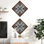 Décoration murale en bois installée dans un intérieur moderne