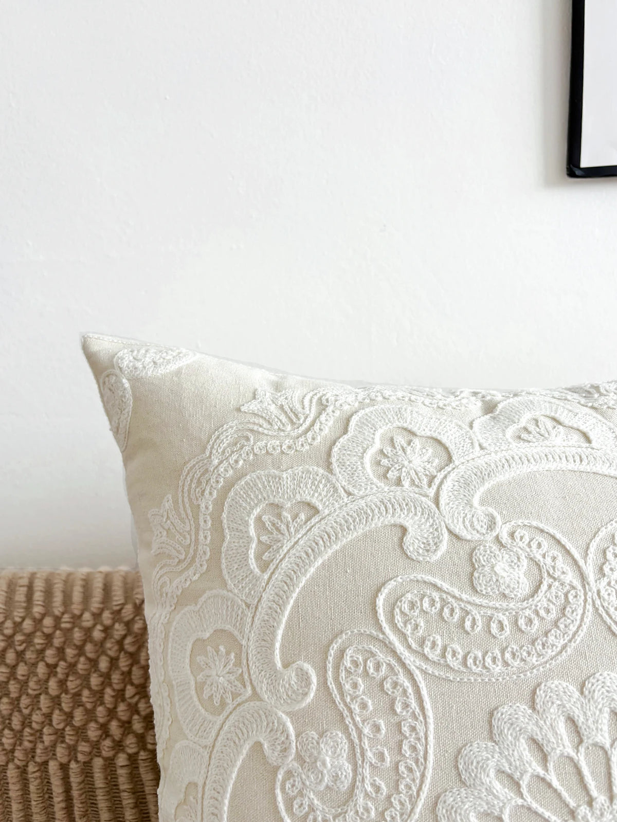 taie d'oreiller ronde brodée polyester élégante housse coussin fermeture éclair motif complexe beige clair