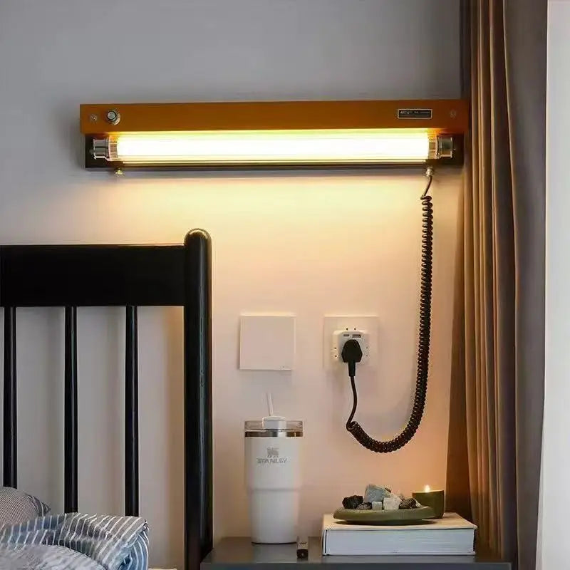 lampe murale industrielle orange métal lisse éclairage quotidien fixée mur vintage interrupteur bouton