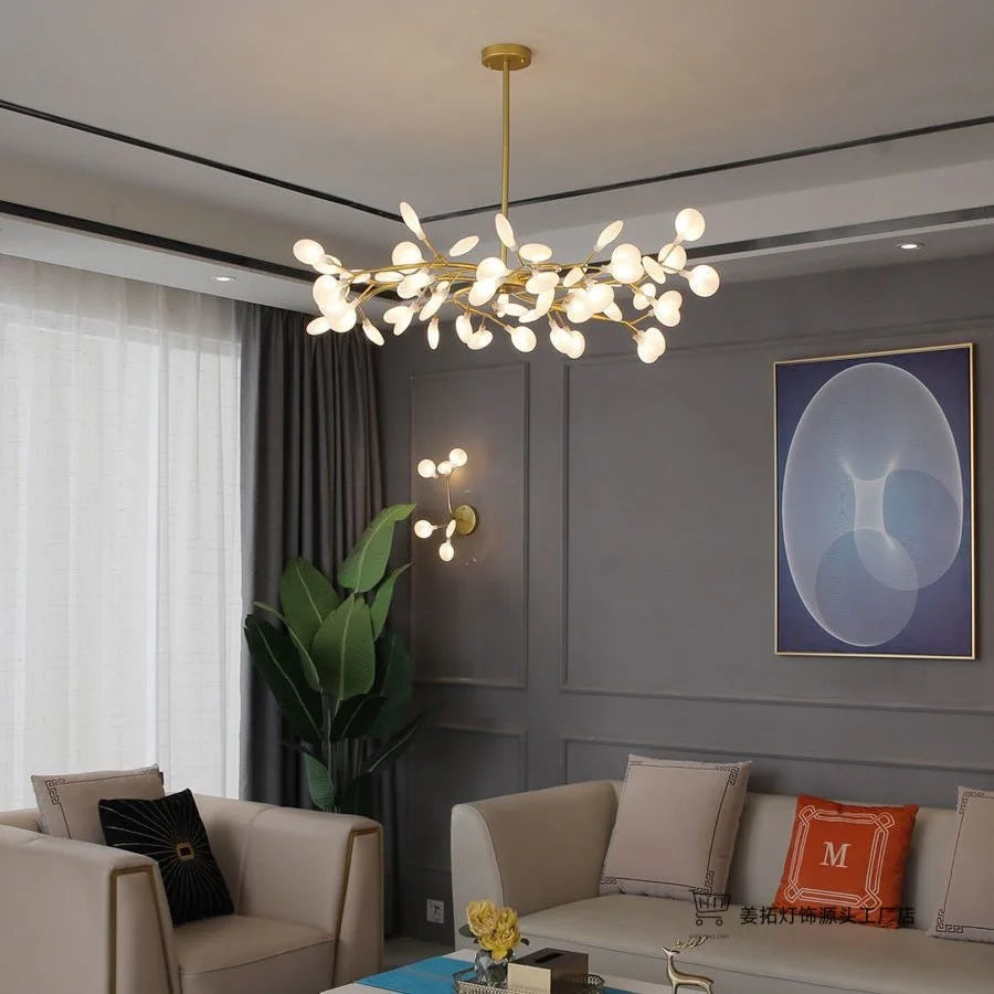 suspension lumineuse or blanc feuilles stylisées opalescente contemporaine 18 ampoules