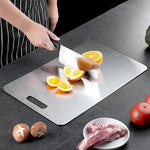 planche découper acier inoxydable argenté moderne poignée intégrée lisse brossée cuisine utilitaire double face