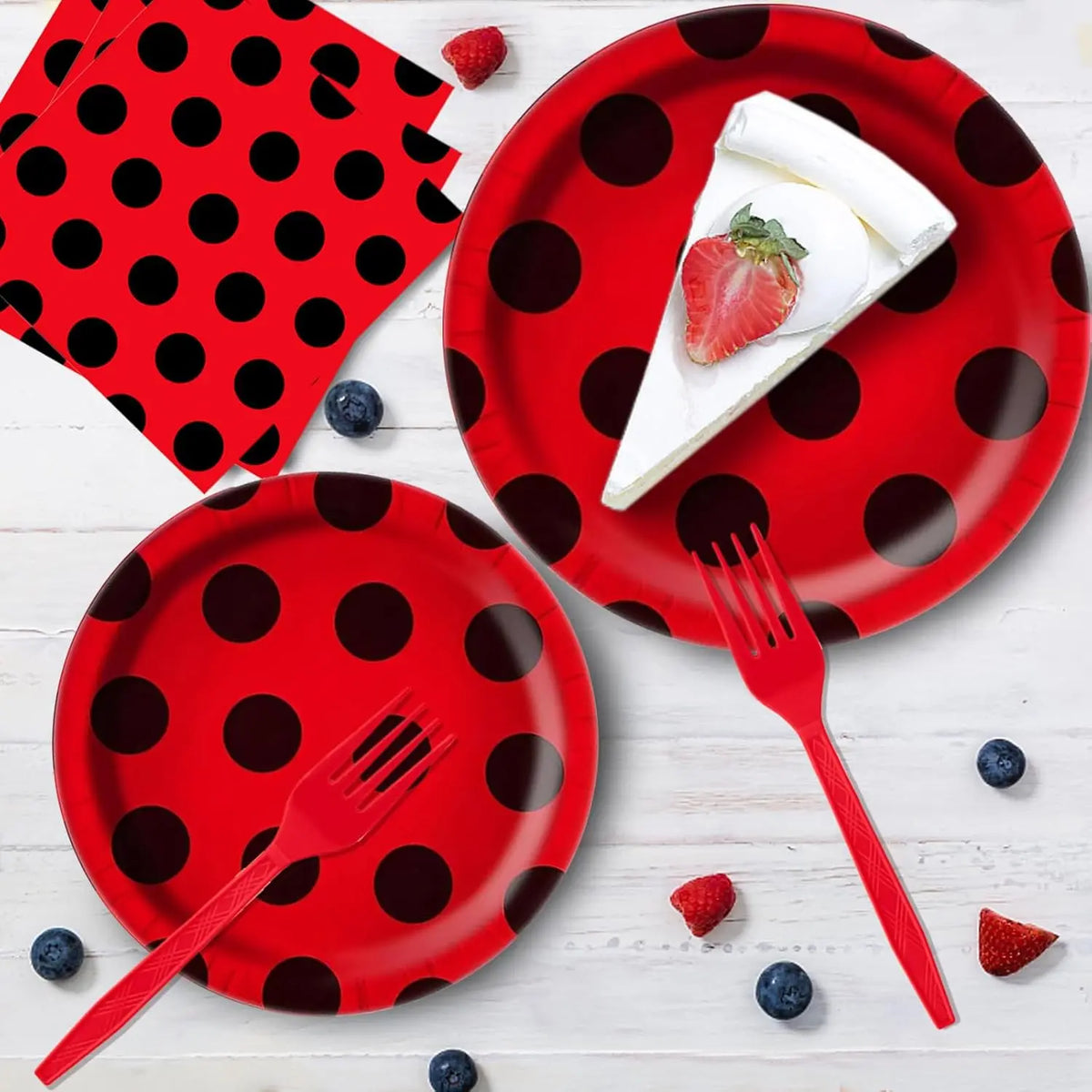 assiettes papier festives fourchettes couteaux serviettes nappe moderne points rouges noirs