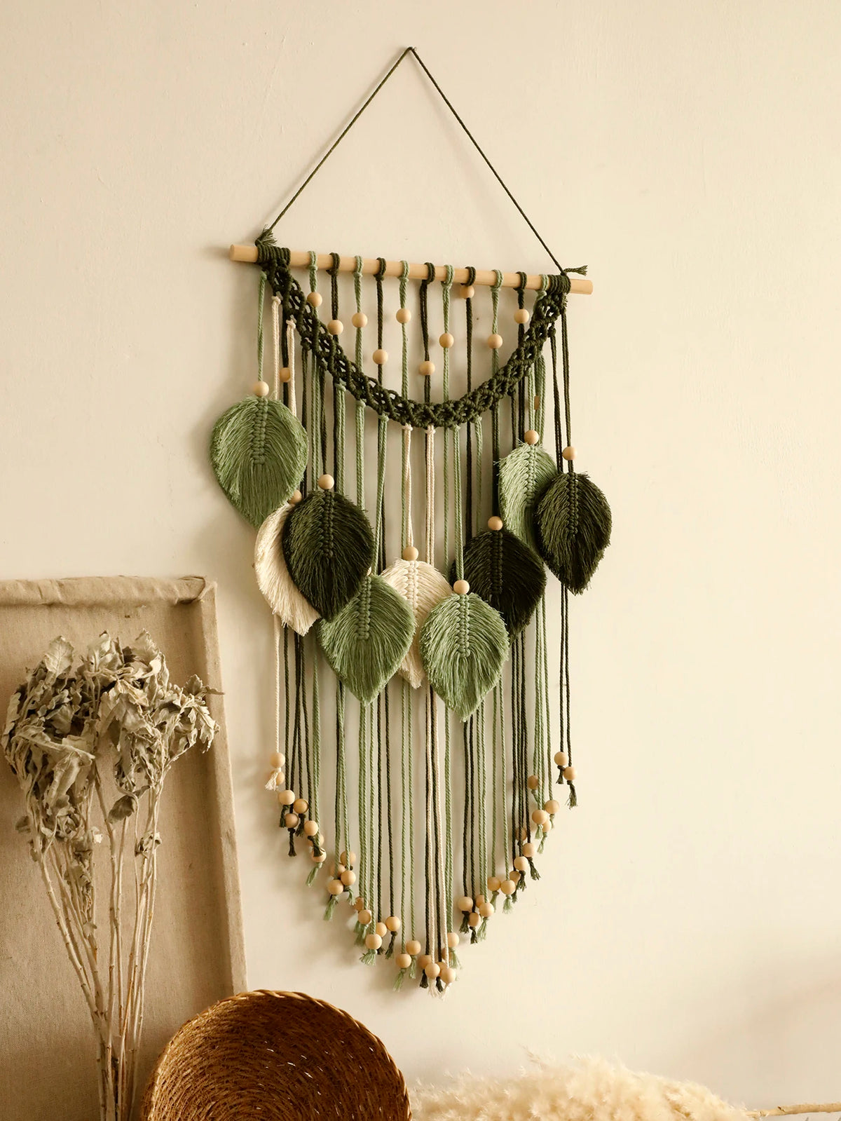 macramé mur vert olive feuilles cœur franges boho décoration murale ornement maison