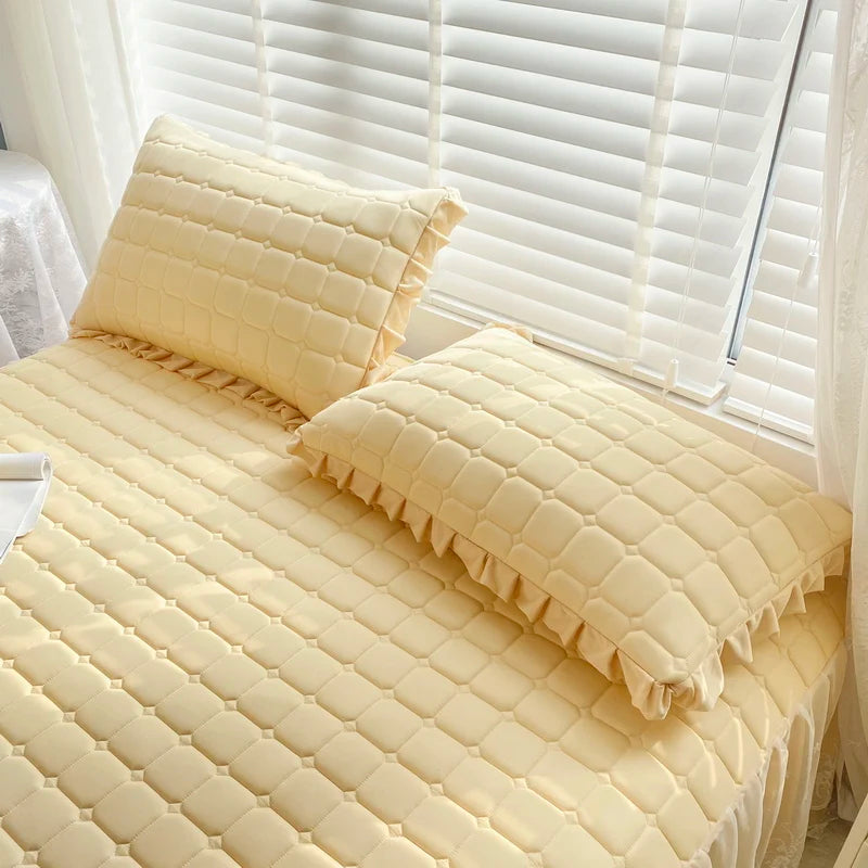 protège matelas bleu clair quilté moderne oreiller tasse jouet lapin