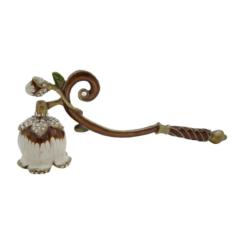 extingueur bougie longue poignée métal fleur stylisée élégant décoration maison cadeau événement