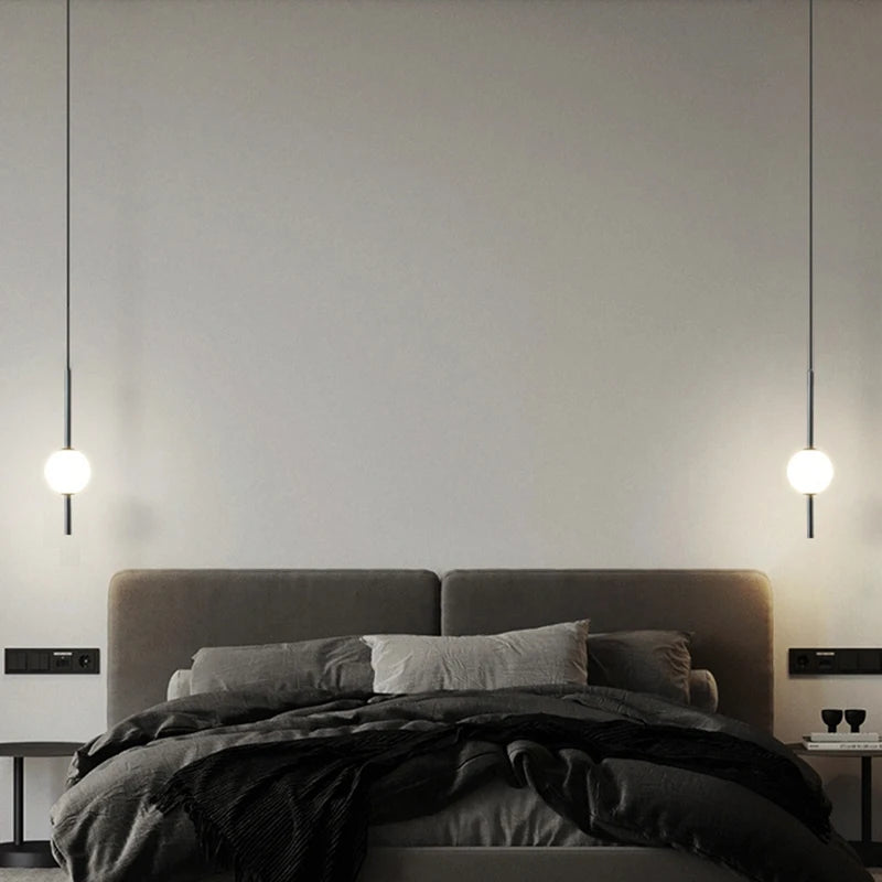 suspension lumineuse moderne sphères translucides blanc doré chambre salon minimaliste