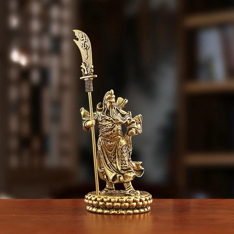 statuette dorée guerrier chinois statuaire traditionnelle ornement maison armure antique décoration intérieure hallebarde historique