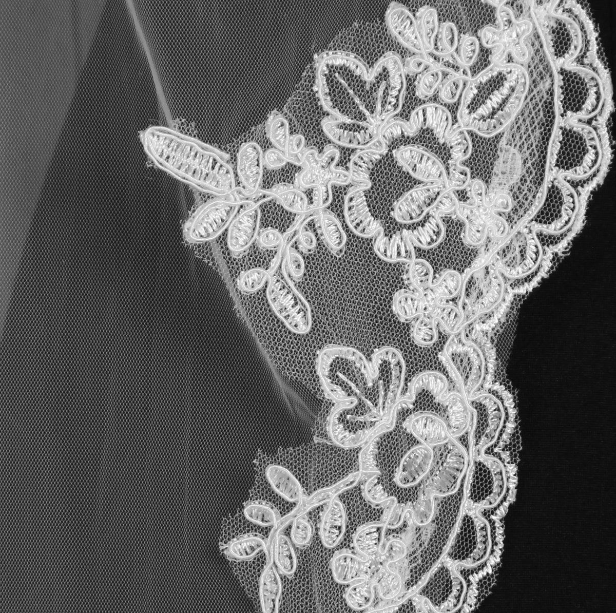 voile mariée blanc broderie florale dentelle classique translucide cérémonie photo vintage peigne