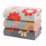 serviettes molleton fleurées gris rouge jaune orange douces absorbantes moderne pack random couleur