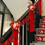 décoration mariage chinois bannière suspendue calligraphie rouge rubans texturés motifs floraux festive