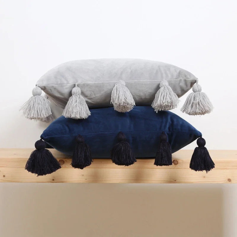 housse coussin velours moderne bohème couleur unie pompon décoratif 45x45cm