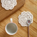 serviettes table crochet motif floral traditionnel beige clair tapis coussinets artisanal pièces decoration table