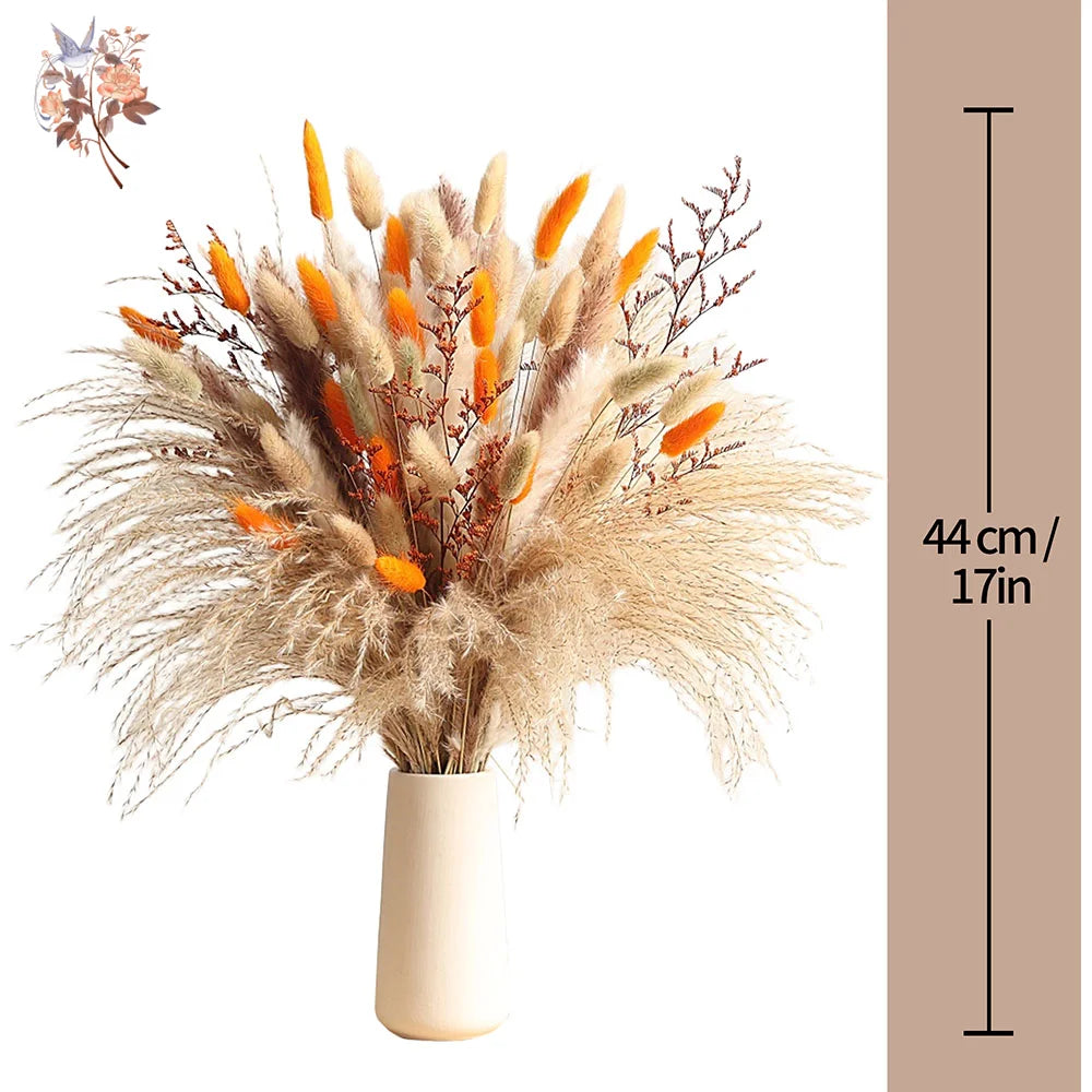 bouquet fleurs séchées boho beige orange brunes plumes feuilles naturel vase blanc plateau bois