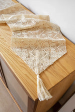 serviette table boho chic motif floral dentelle fine beige clair tassel maison fête decoration