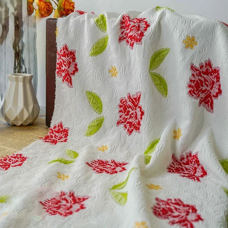 tissu polyester blanc floral largeur 130cm motifs roses gaufré traditionnel respectueux environnement